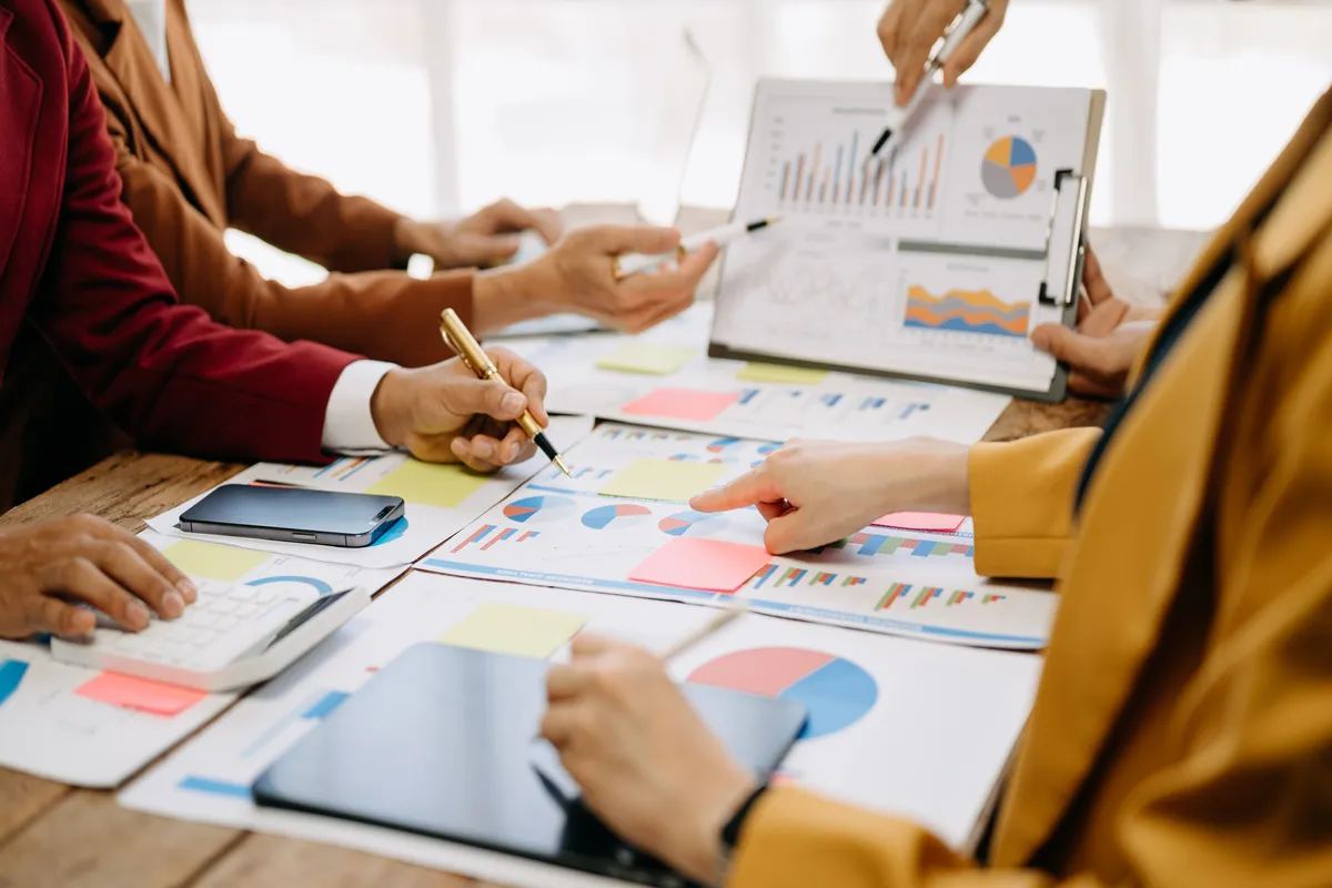 business-project-team-working-together