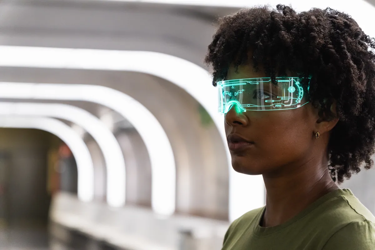 young-woman-wearing-smart-glasses-in-underground