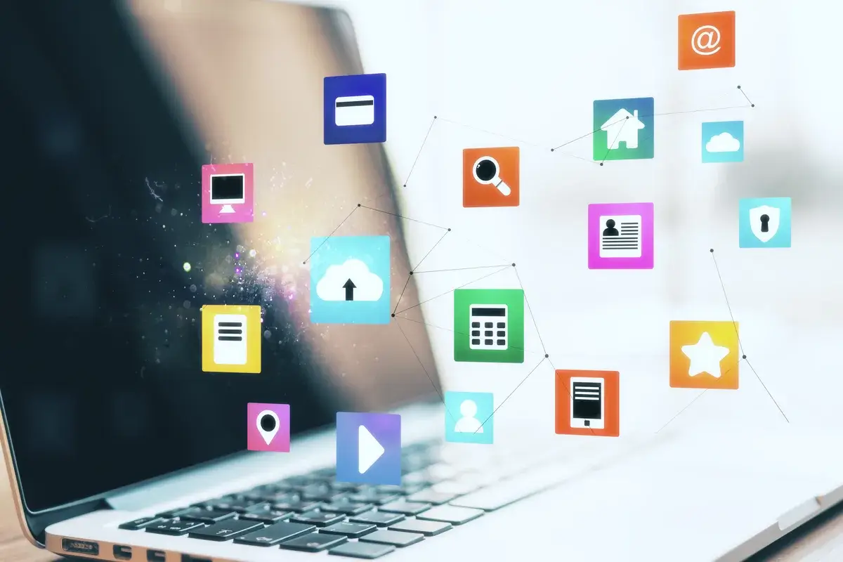 office-with-laptop-on-table-and-cloud