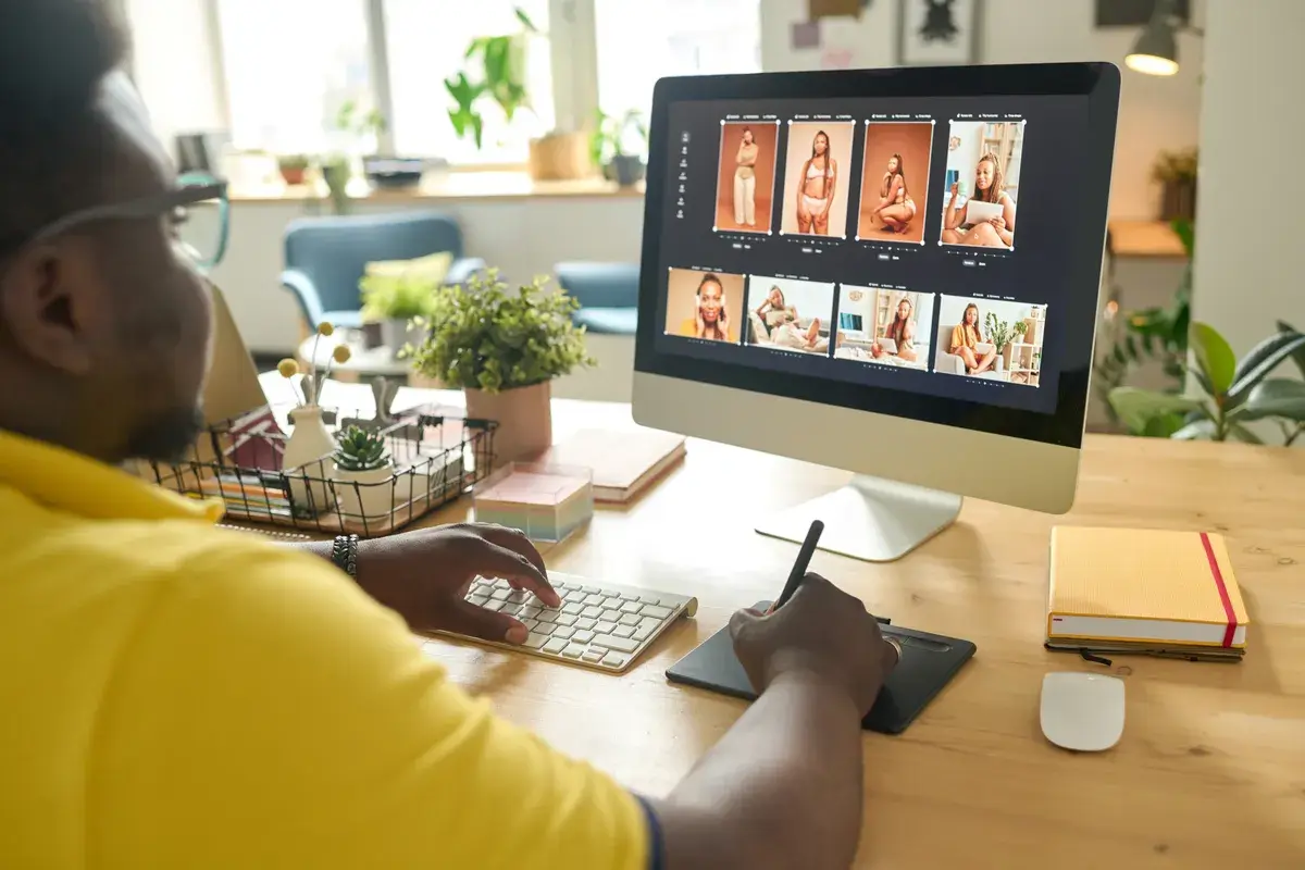 photo-editor-working-on-desktop