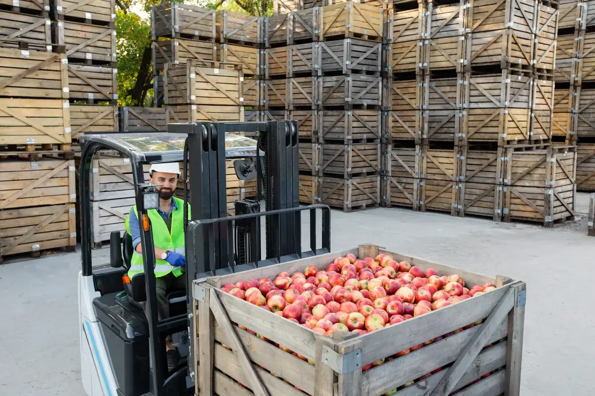 forklift-carries-crates-of-fruit