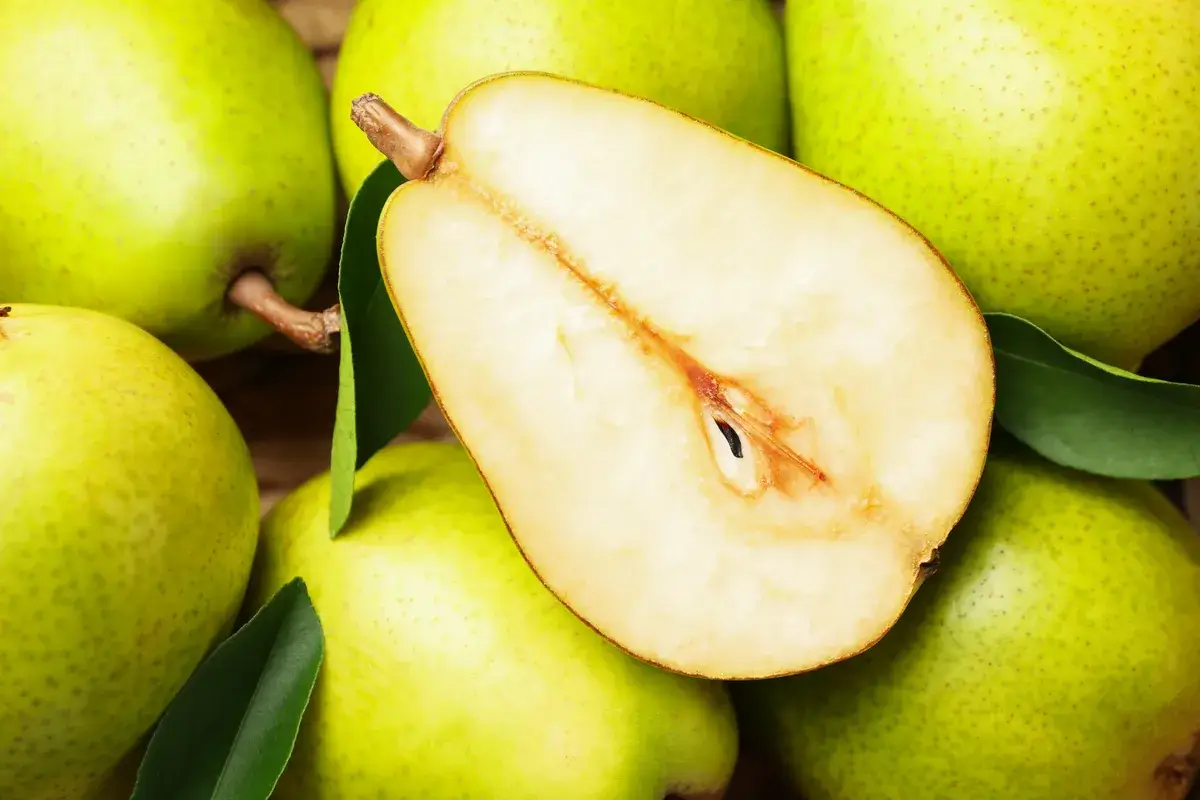 fresh-green-pears